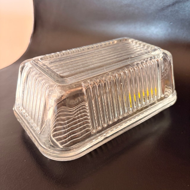 Vintage Butter Fridge Glass Ribbed Dish Container-tiny chip - photo 4