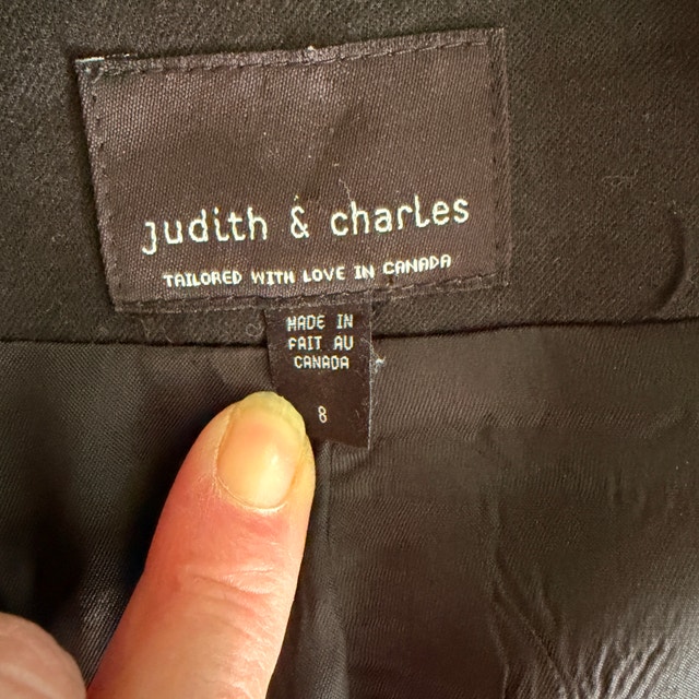 Judith & Charles Black Wool/Leather Short Blazer-Size 8 - photo 3