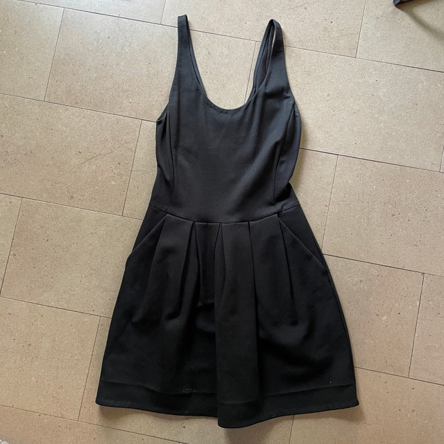 Aritzia Wilfred Tartine Black Sleeveless Mini Dress w/ pockets-6 - photo 2
