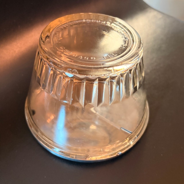 Vintage MCM flip-top Diner sugar bowl made by Bloomfield - photo 3