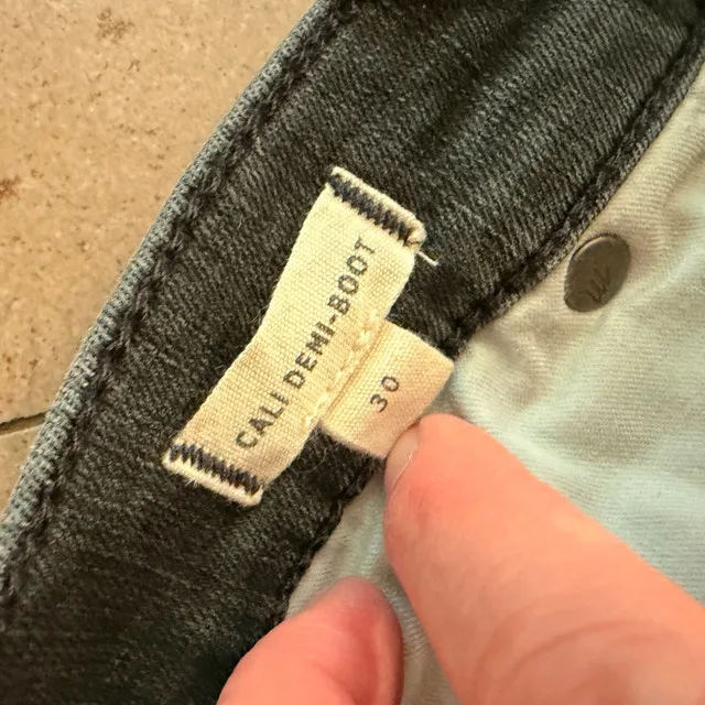 Madewell Faded Black Cali Demi-Boot Button-fly Jeans-Size 30 - photo 4