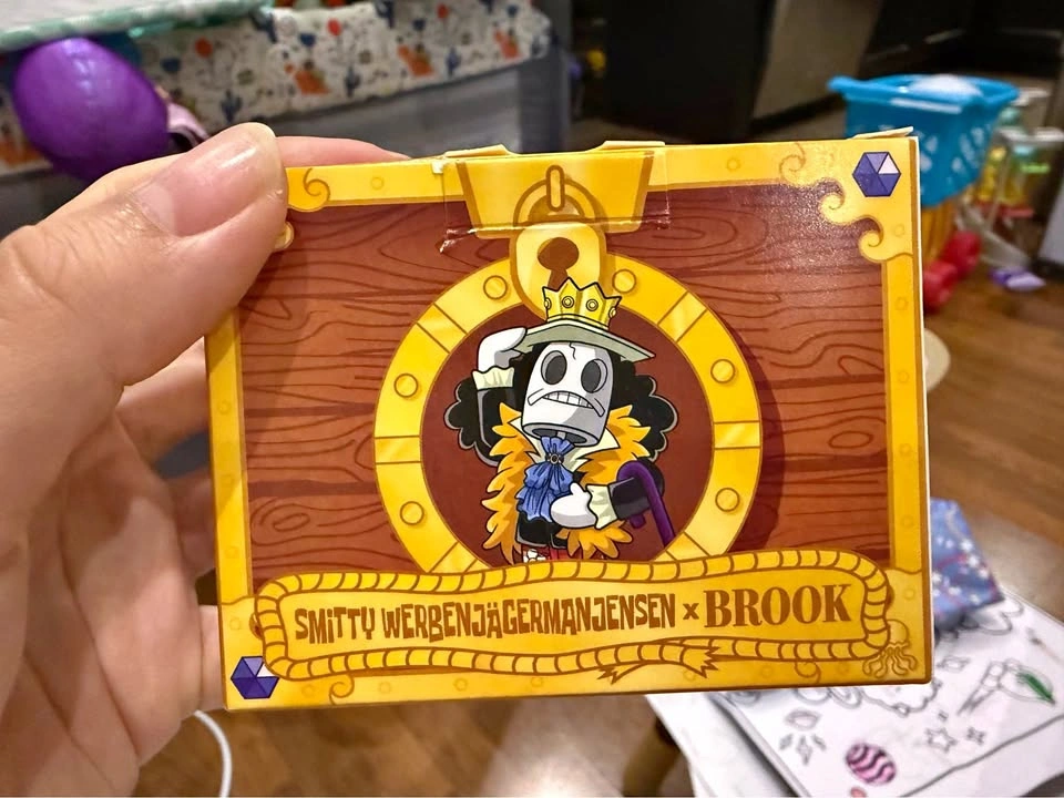 McDonald’s happy meal SpongeBob x one piece (open box)