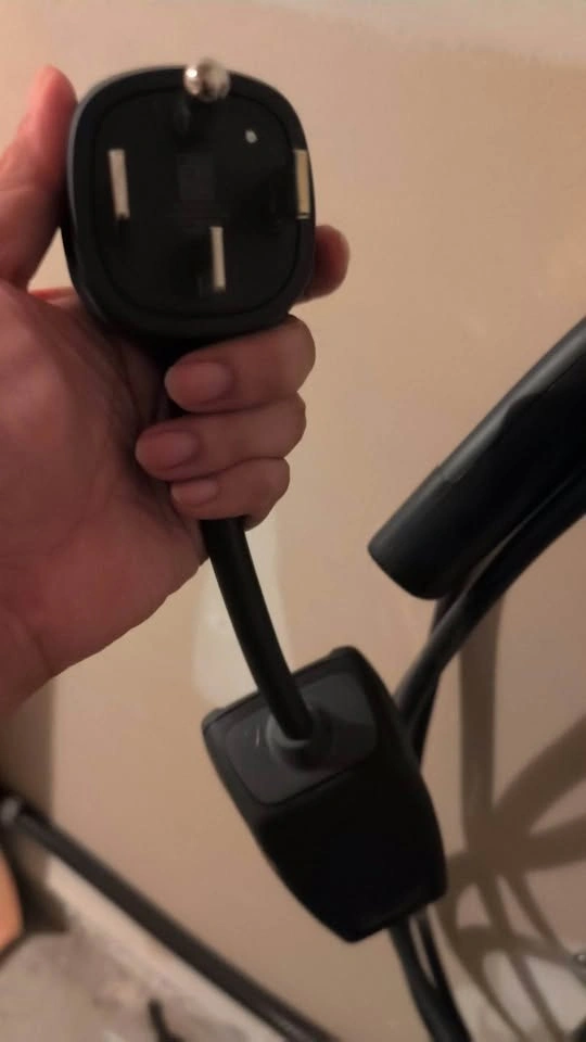 Tesla mobile wall connector charger with NEMA 14-50 adapter - photo 4