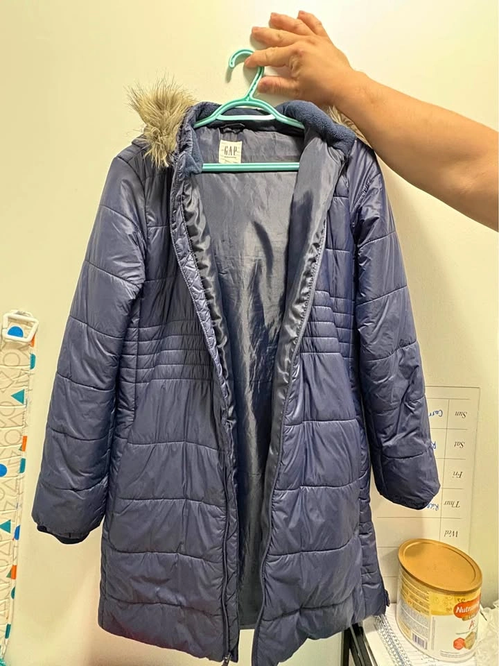 GAP Maternity Puffer Coat Size Small