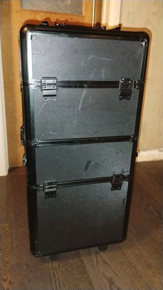 Tall Rolling Professional Makeup Case With Wheels - photo 4