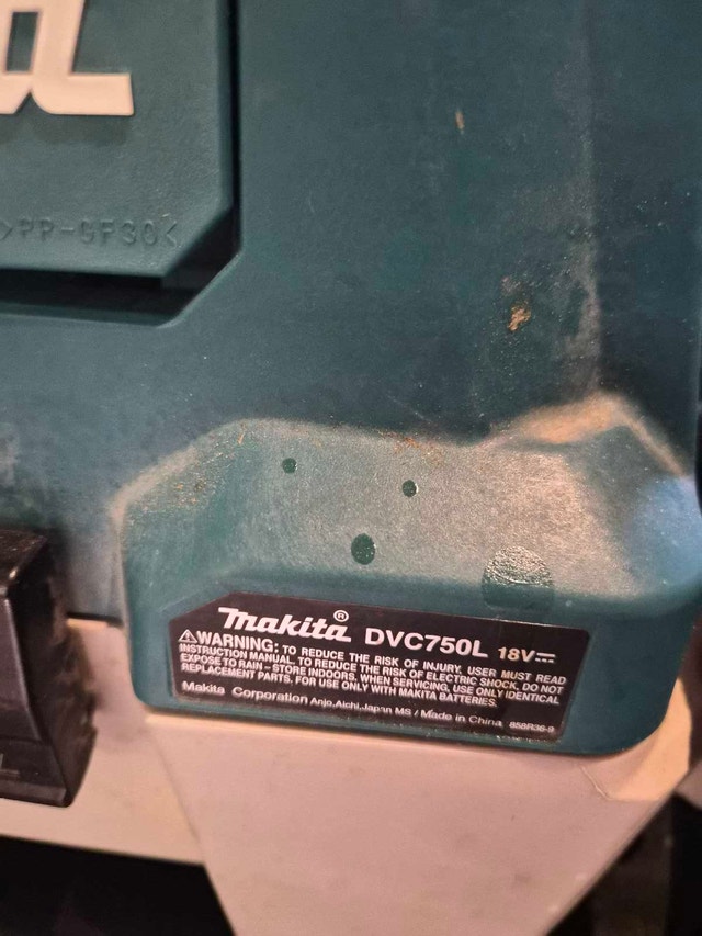 Makita 18 V wet dry vacuum - photo 2