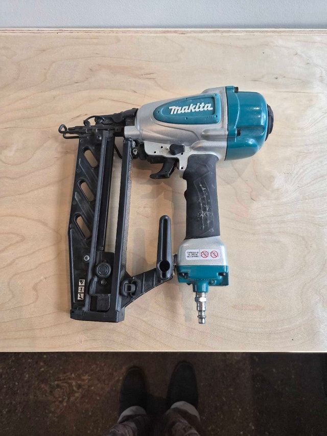 Makita 16ga Brad nailer