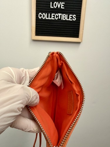 Danier Quilted Orange Leather Wristlet - photo 2