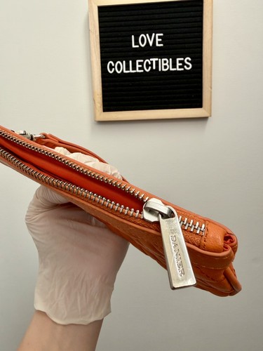 Danier Quilted Orange Leather Wristlet - photo 5