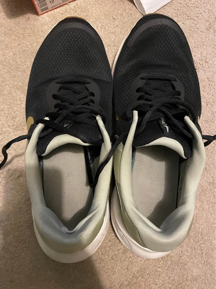 Nike Running Shoe US 10.5 - photo 2