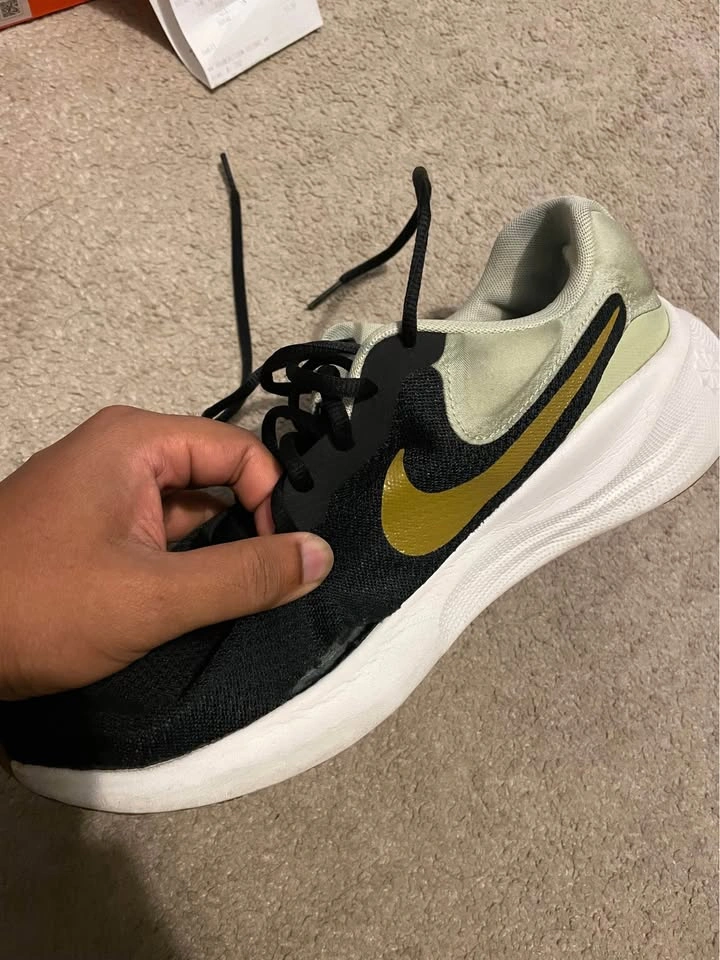 Nike Running Shoe US 10.5 - photo 5