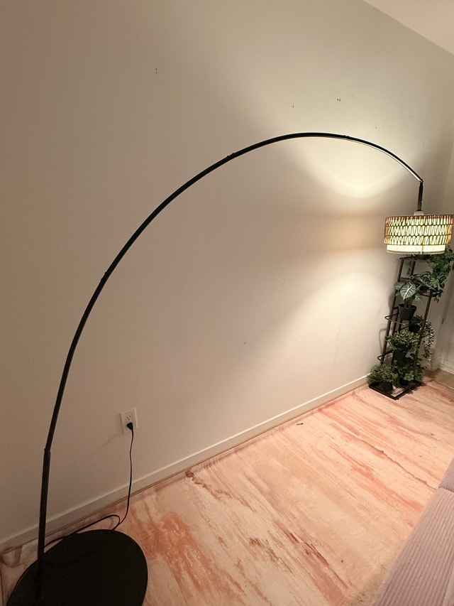 Large Arc Floor Lamp with Woven Shade – Black - photo 2