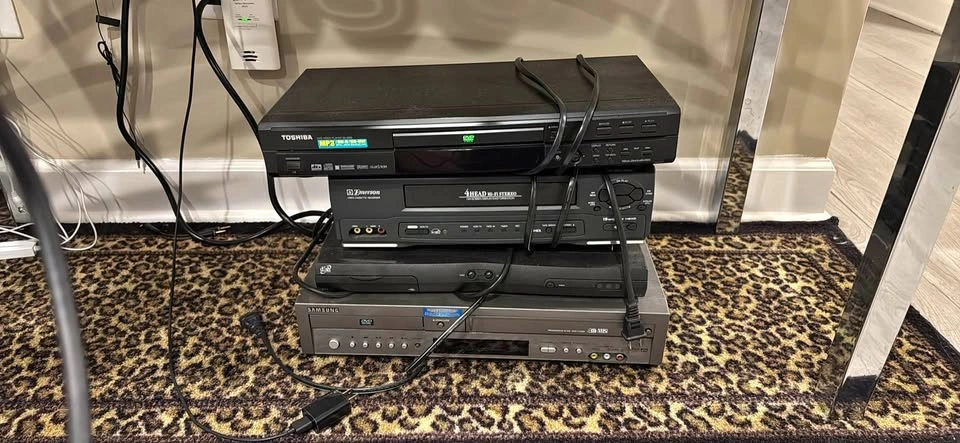 DVD/VHS Players