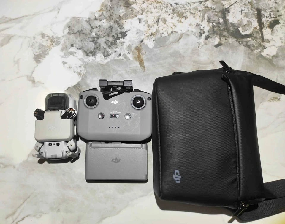 DJI Mini 2 Drone + Fly More kit