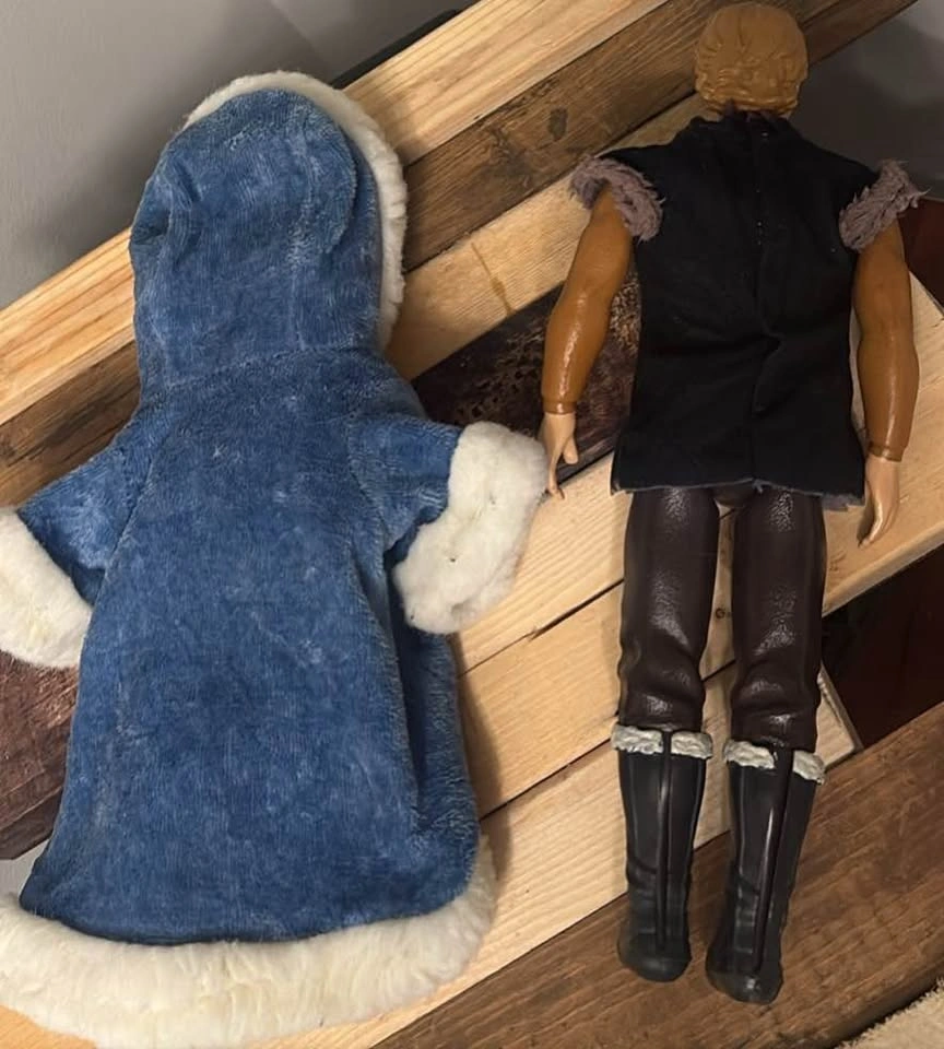 Disney Frozen Elsa and Kristoff Dolls - $20 - pickup Cochrane - photo 4