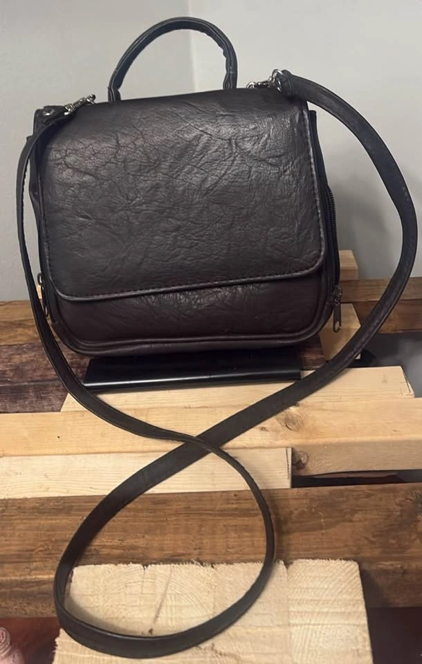 New dark Brown Textured Crossbody Bag - $15 - pickup Cochrane - photo 2