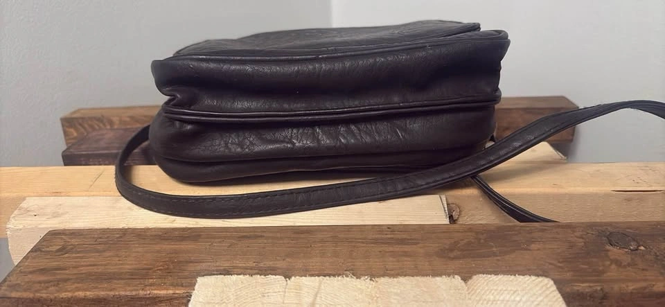 New dark Brown Textured Crossbody Bag - $15 - pickup Cochrane - photo 4