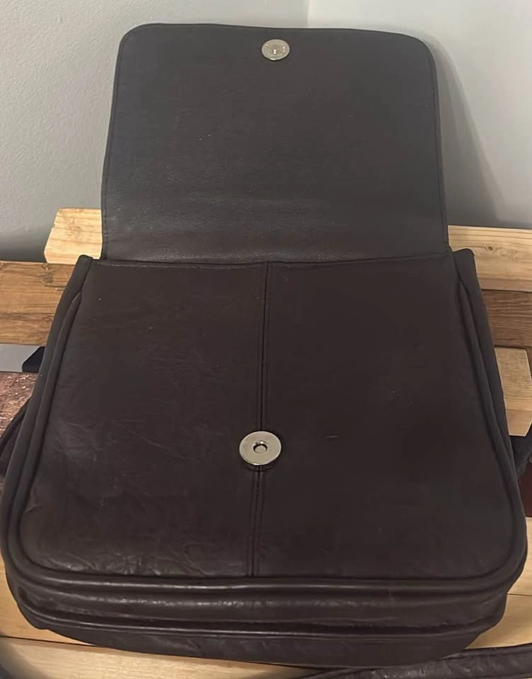 New dark Brown Textured Crossbody Bag - $15 - pickup Cochrane - photo 5