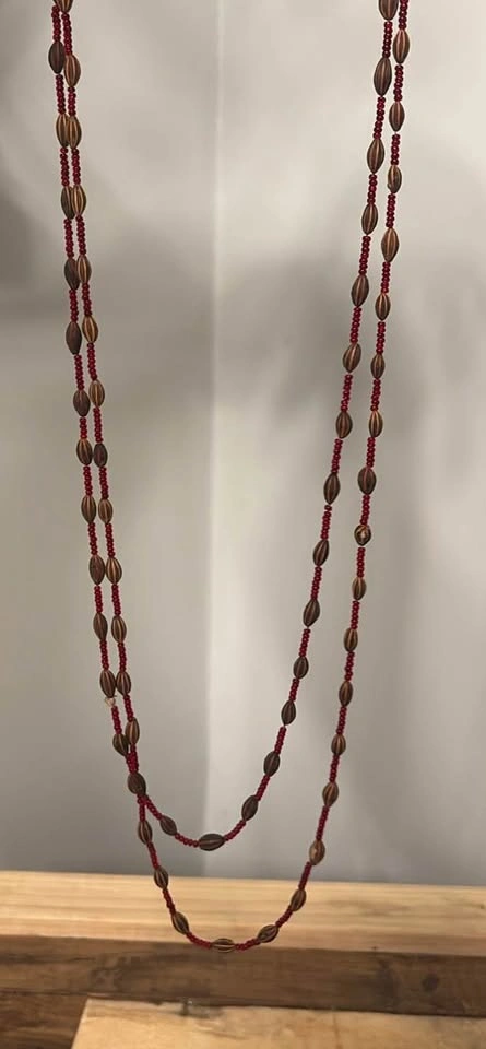 Indigenous Vintage Wolf Willow Seed and Red Bead Necklace - photo 4