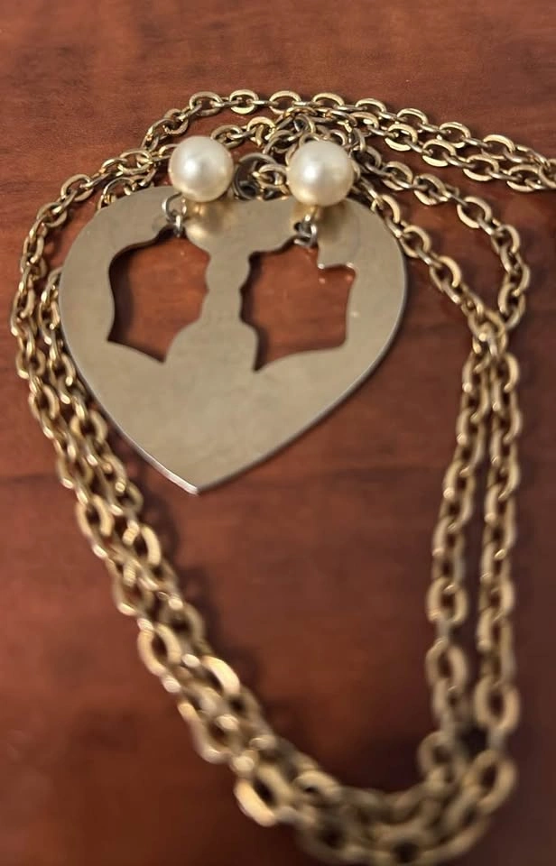Gold-Toned Vintage Heart Pendant Necklace with Pearl Accents - photo 4