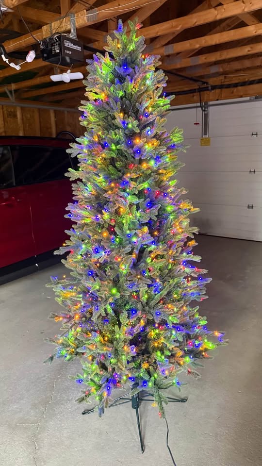 6.5 foot Christmas Tree - photo 2