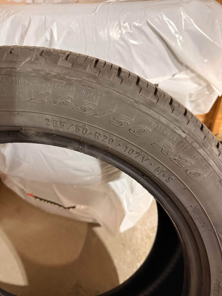 Pirelli 265/50/20 Tires - photo 3