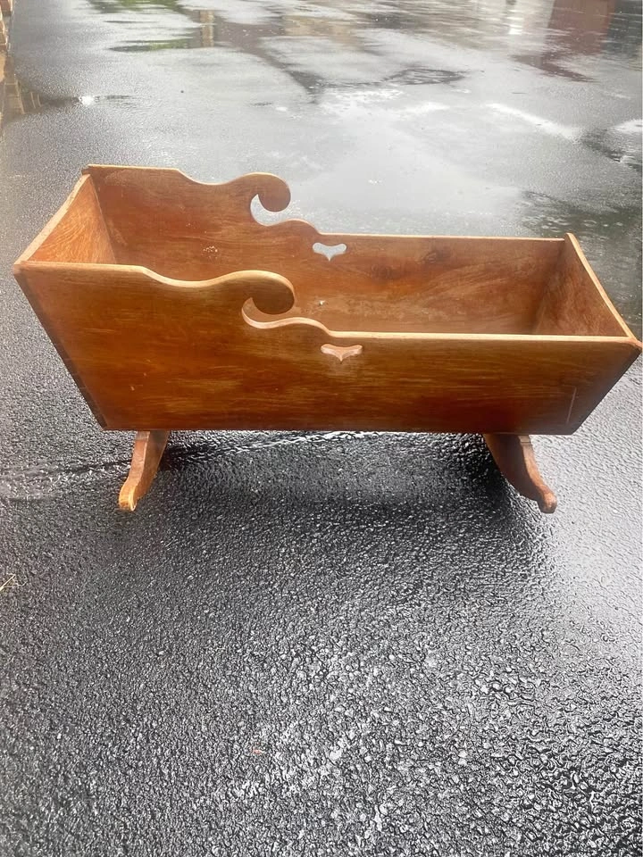Wood baby Cradle (great Halloween prop)