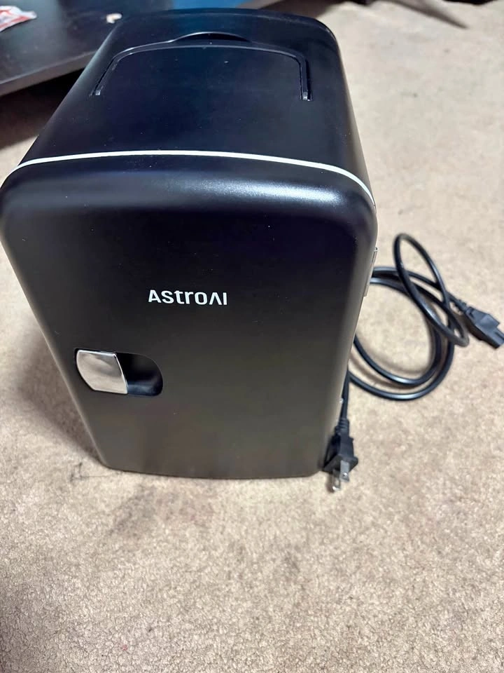 AstroAI 4L Mini Fridge