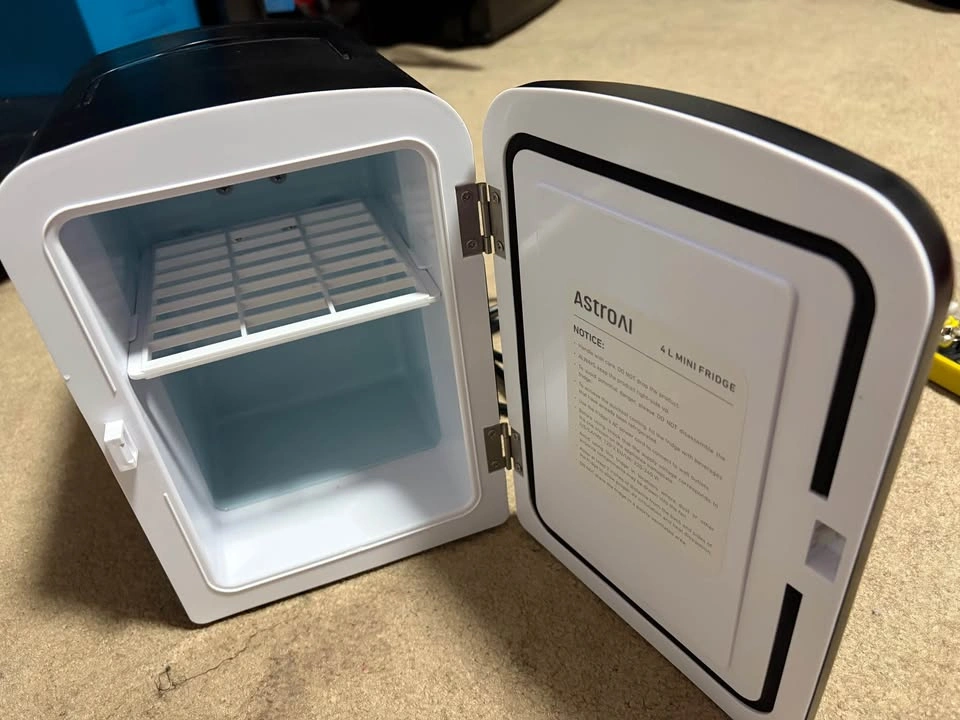 AstroAI 4L Mini Fridge - photo 2