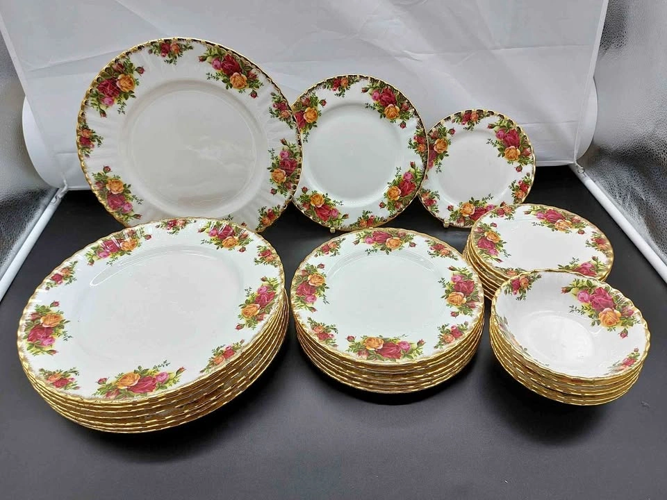 Royal Albert Old Country Roses Dinnerware Set Of 30