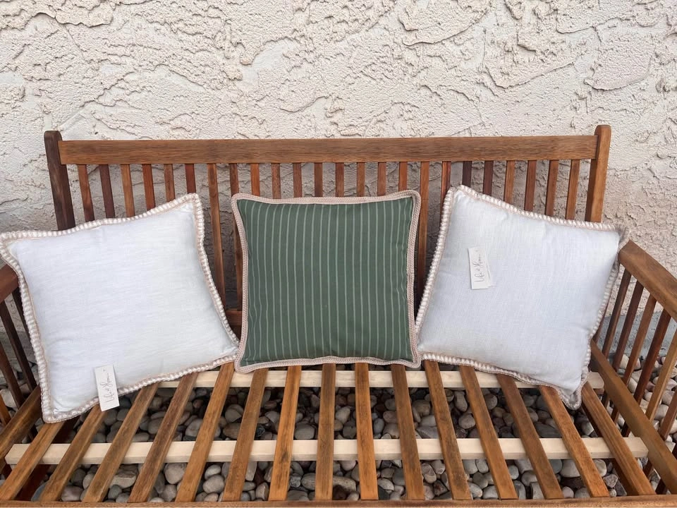 Refurbished Solid Wood Outdoor Bench + 6 Pillows / Cushions - photo 5