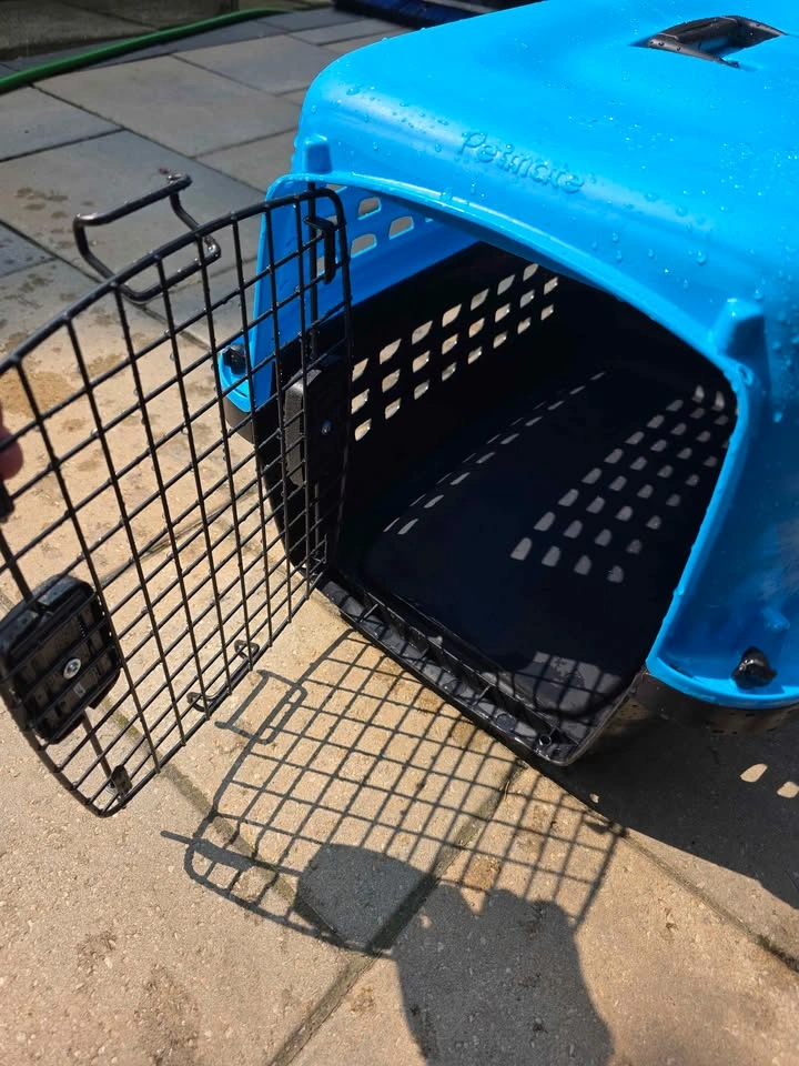24" pet carrier and high sided corner litter box - photo 4