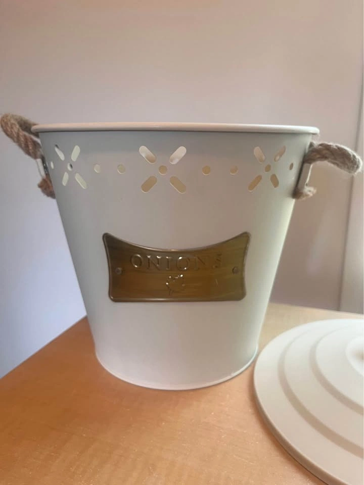 Farmhouse Onion Storage Bucket with Lid - Cream Metal Canister - photo 2
