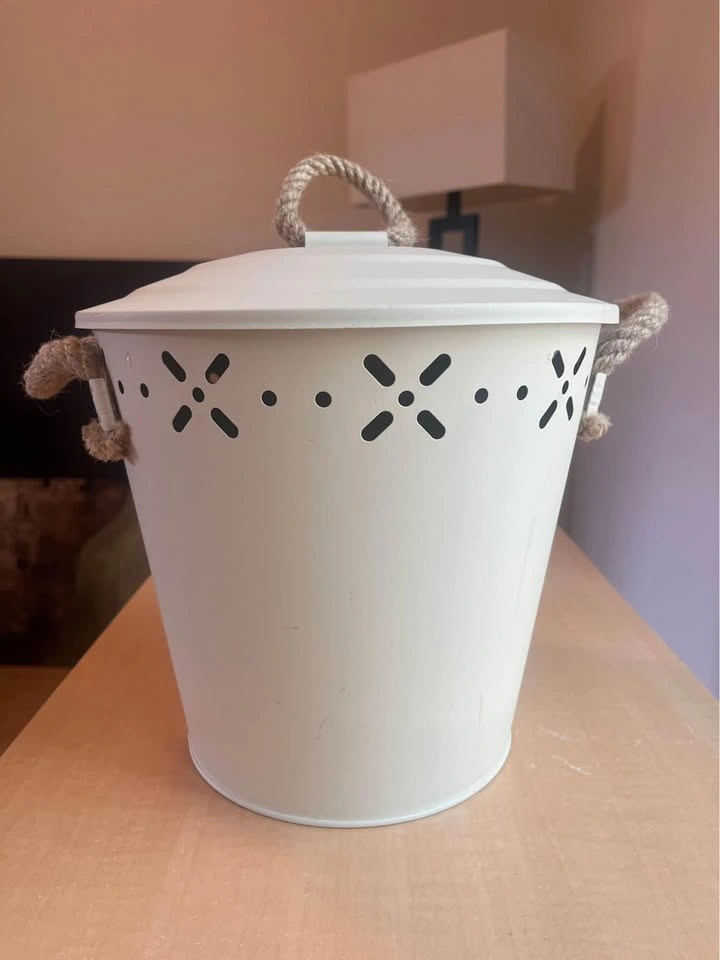 Farmhouse Onion Storage Bucket with Lid - Cream Metal Canister - photo 5