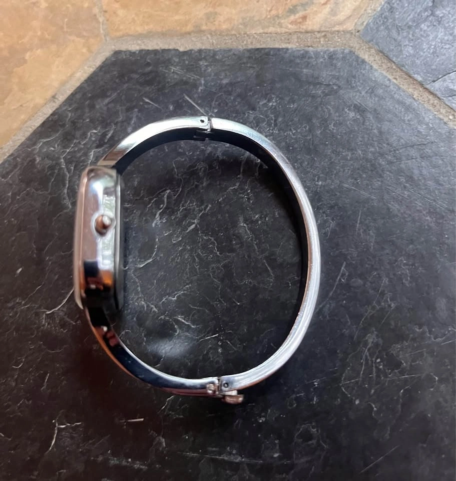 Kimio Ladies Bangle Watch — Minimalist Silver Tone - photo 4