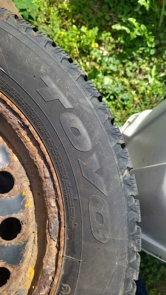 Snow tires used 2 seasons - photo 2