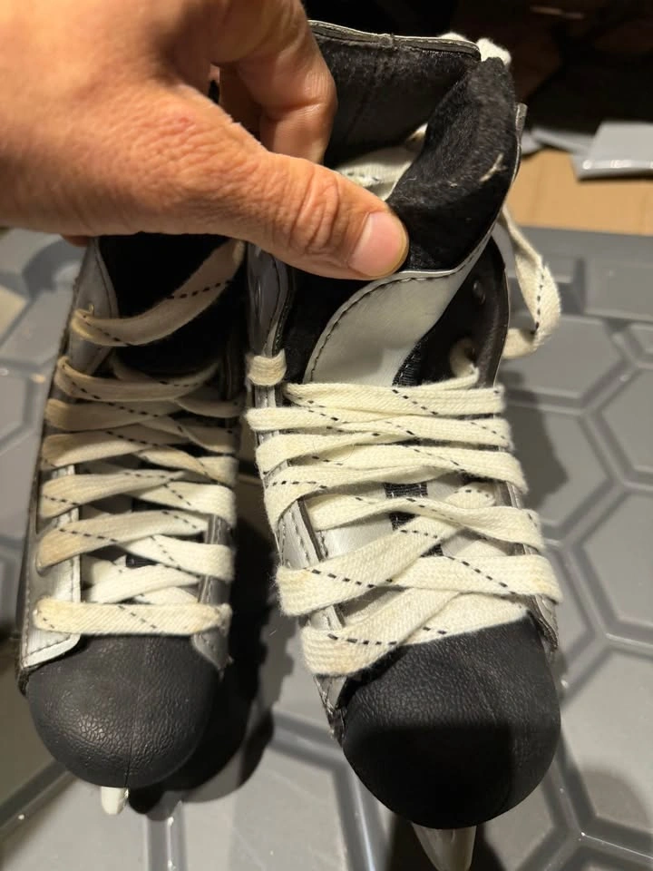 Easton EQ Youth Hockey Skates y-10 size - photo 3