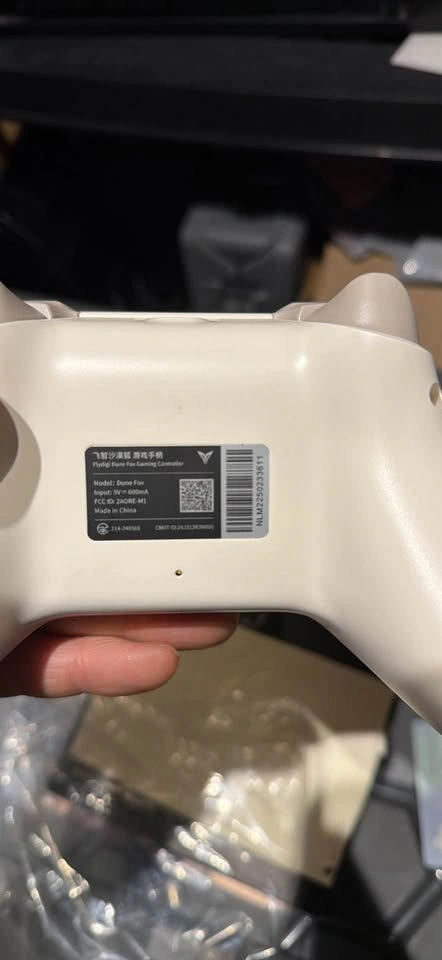 Flydigi Dune Fox Gaming Controller - photo 2