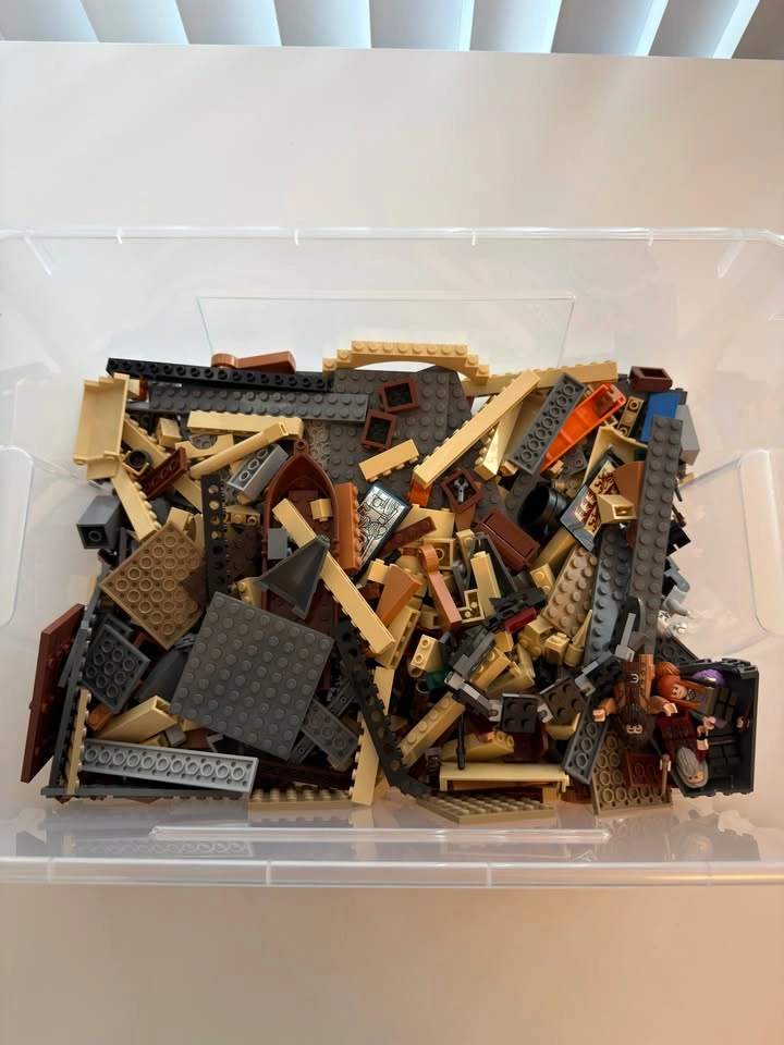 LEGO Harry Potter Hogwarts Great Hall 75954 - Complete, Unbuilt - photo 4