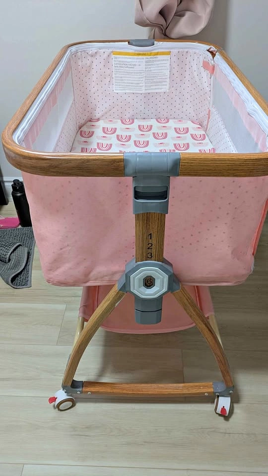 Baby bassinet wooden