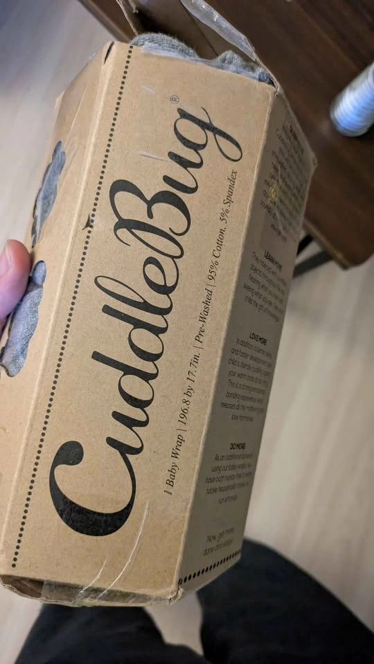 CuddleBug Baby Wrap / Baby carrier - Like New - photo 2