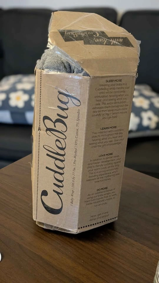 CuddleBug Baby Wrap / Baby carrier - Like New - photo 3