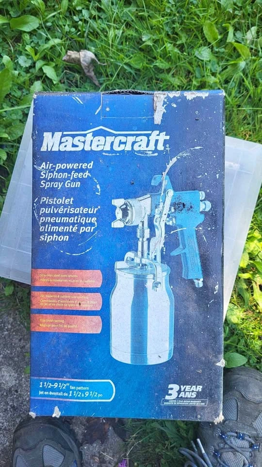 Mastercraft air powered siphon feed spray gun new never used