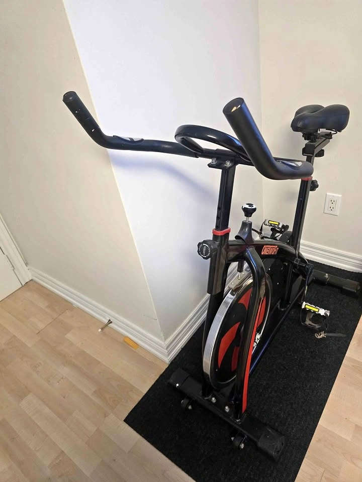 ONETWOFIT Indoor Cycling Bike / Spin Bike