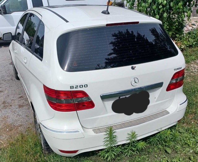 Mercedes B200 - photo 4