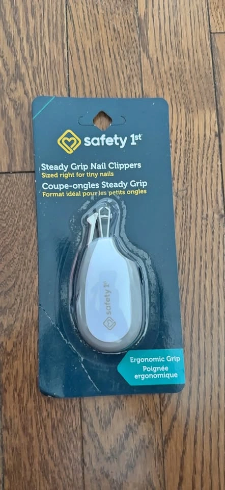 Safety 1st Steady Grip Nail Clippers for Tiny Nails