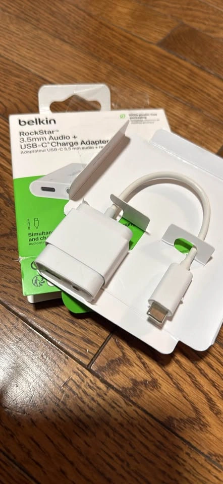 Belkin RockStar 3.5mm Audio + USB-C Charge Adapter - photo 2