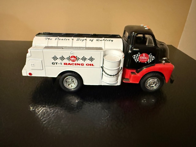 GMC Kendall Motor Oils Bank Truck - photo 4