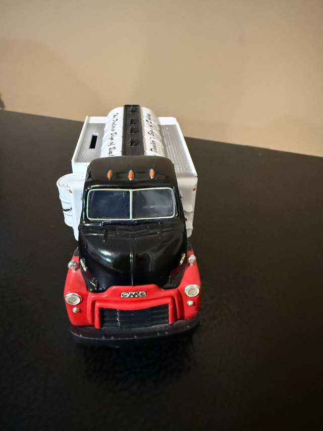 GMC Kendall Motor Oils Bank Truck - photo 5