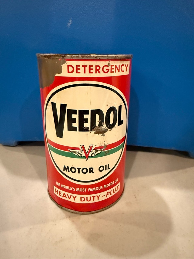 Veedol Motor Oil Can